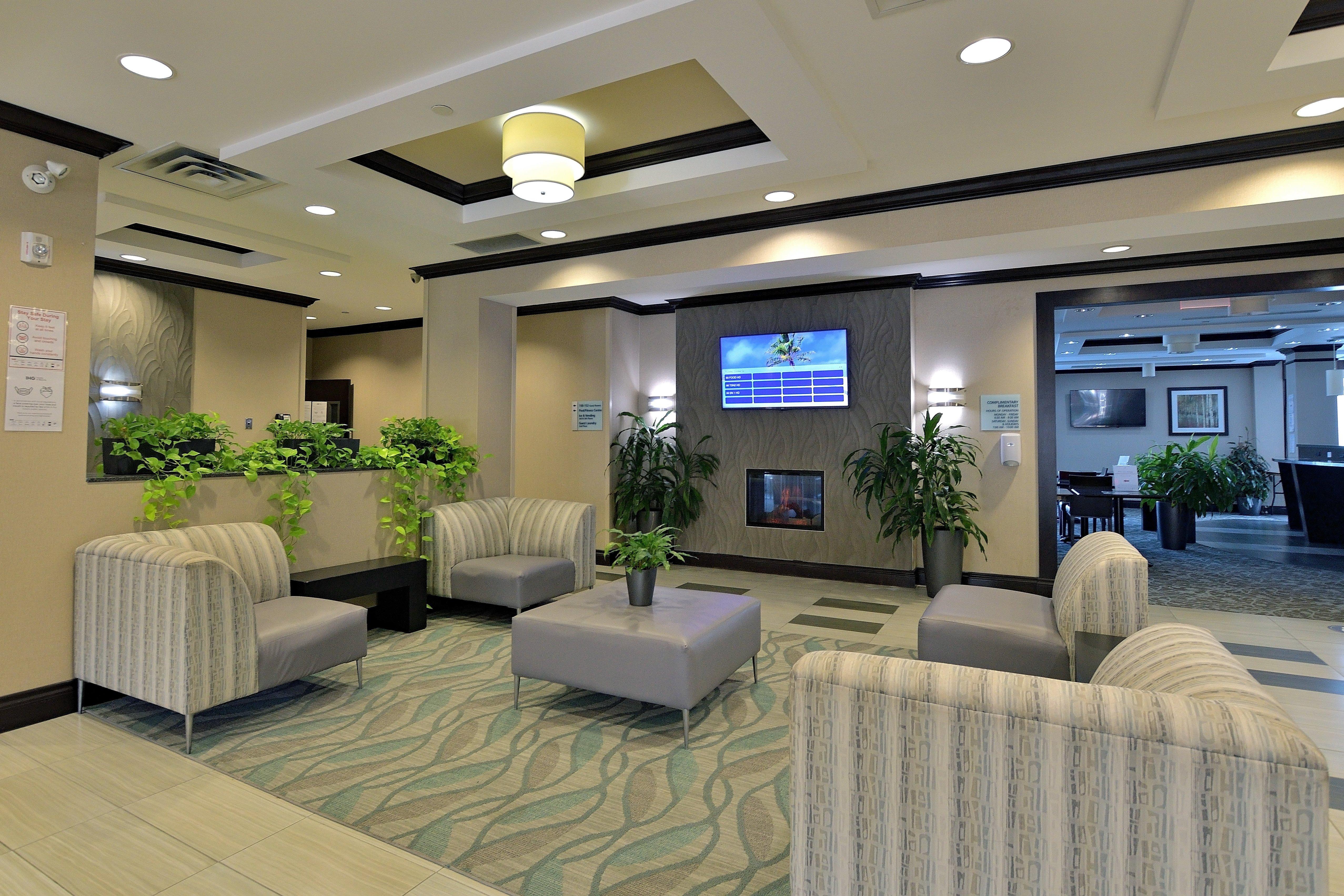 Holiday Inn Express & Suites Ottawa East-Orleans By Ihg Eksteriør bilde