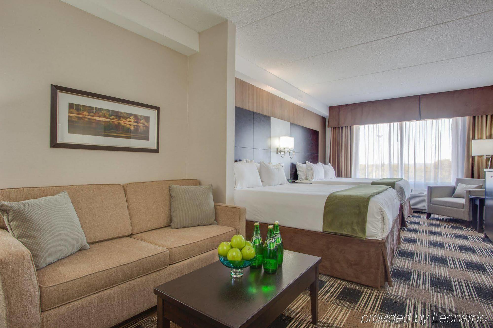 Holiday Inn Express & Suites Ottawa East-Orleans By Ihg Eksteriør bilde